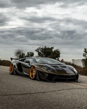 Lamborghini Aventador by Liberty Walk & Impressive Wrap (Inozetek Midnight Gold) 2019 года